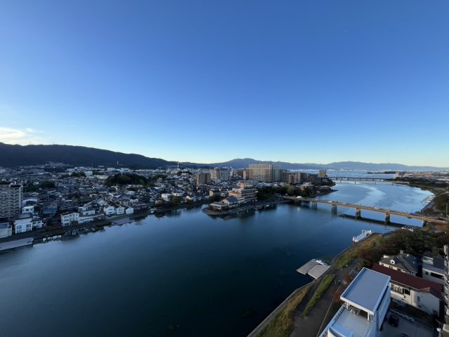 グランスイート近江・臨湖庵　の展望|瀬田川が一望できる最上階バルコニー