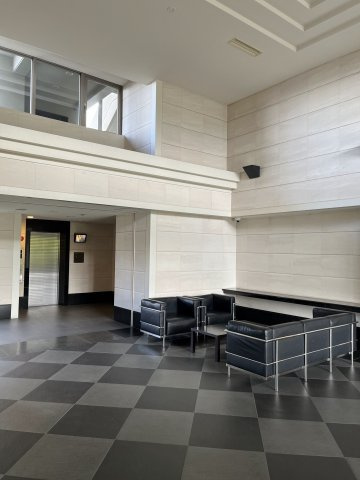 グランスイート近江・臨湖庵　のエントランス|ゆったりとしたエントランスで来客時も対応可能