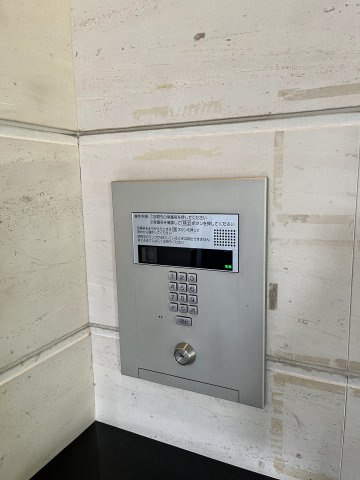 グランスイート近江・臨湖庵　の防犯設備|オートロックで、安心玄関です。
