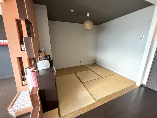 グランスイート近江・臨湖庵　の和室|リビング横の和室は、小さいお子様やおむつ替えにも重宝します。