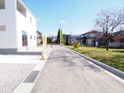 【前面道路含む現地写真】 | Livele Garden.S　太平寺久保　３号棟