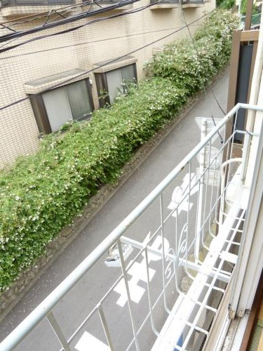 【展望】 | 山下荘 | 最上階・角部屋・二面採光のお部屋です。