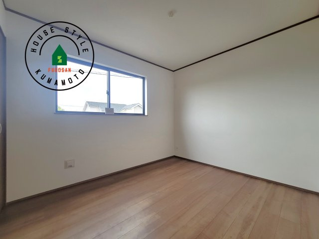 菊池市西寺第1-8棟（F号棟）の子供部屋|穏やかな光が差し込む室内には、穏やかな時間が流れます。