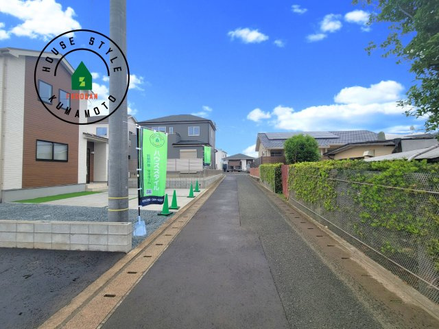 菊池市西寺第1-8棟（F号棟）の前面道路含む現地写真|前面道路です。