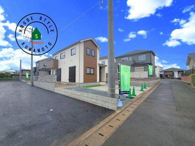 菊池市西寺第1-8棟（F号棟）の前面道路含む現地写真|見学の時間などお気軽にお問い合わせ下さい。