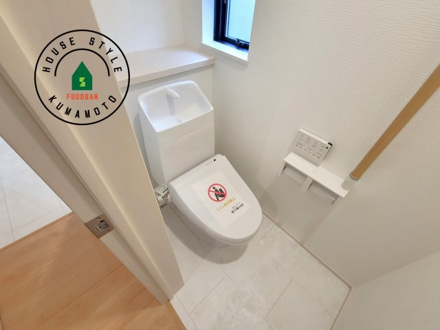 菊池市西寺第1-8棟（H号棟）のトイレ|温水洗浄便座を完備しております。2ヶ所にトイレがあるのは朝の慌ただしい時間も安心です。