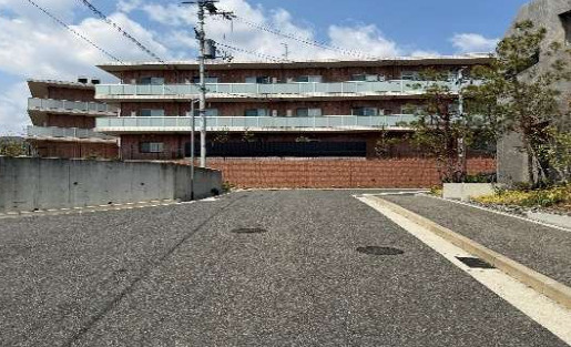 高塚町　売土地の前面道路含む現地写真