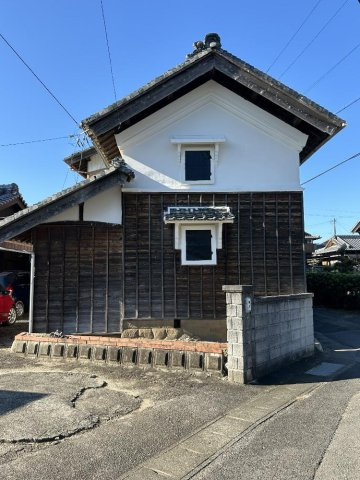 ★津市稲葉町の11LDK戸建★の駐車場