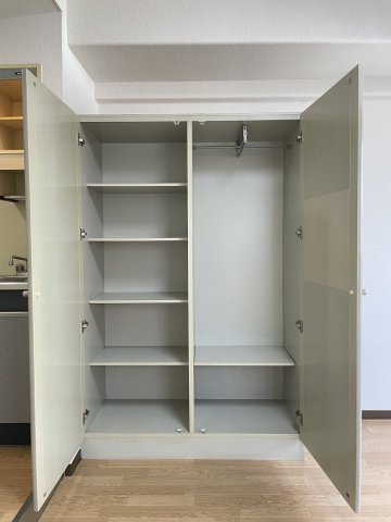 メゾン・ド・シプレームの収納|メゾン・ド・シプレーム　704号