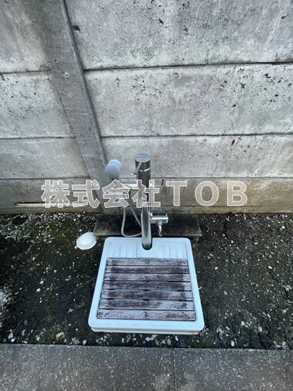 【設備】 | トロワルーゼ | 足洗い場