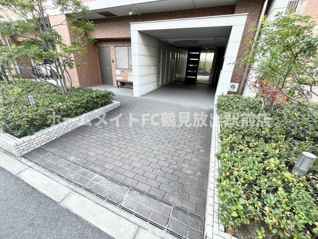 大阪市城東区鴫野西１丁目の賃貸マンションのエントランス