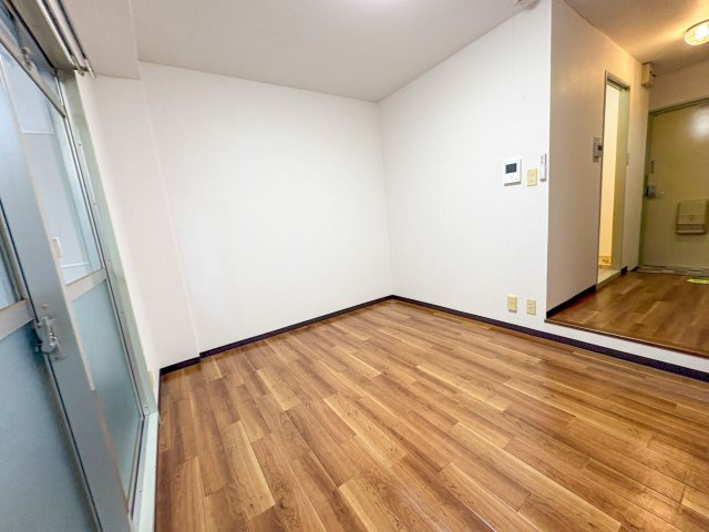 マルシェ九条の洋室