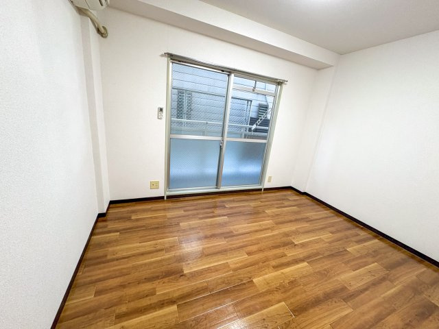 マルシェ九条の内装