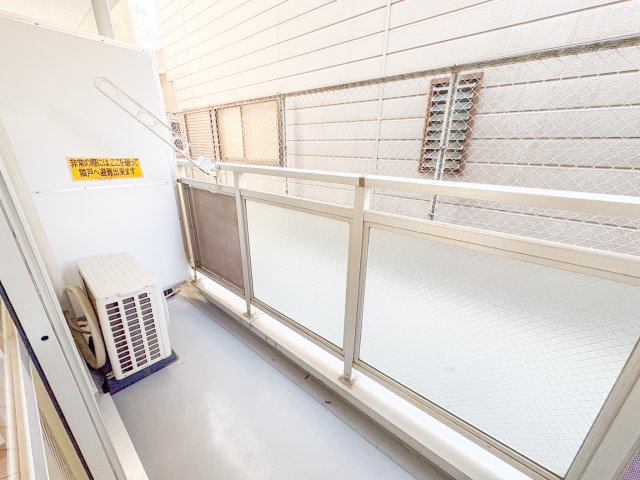 マルシェ九条のバルコニー