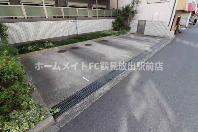 大阪市鶴見区横堤５丁目の賃貸マンションの駐車場