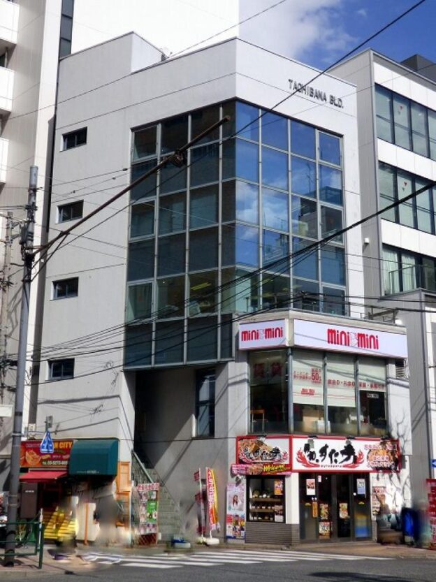 新宿区高田馬場２丁目の店舗一部