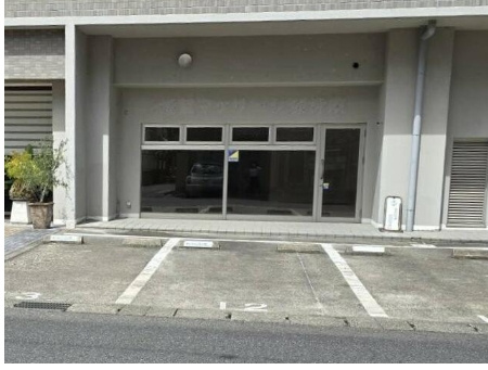 サンロイヤル栗東の外観