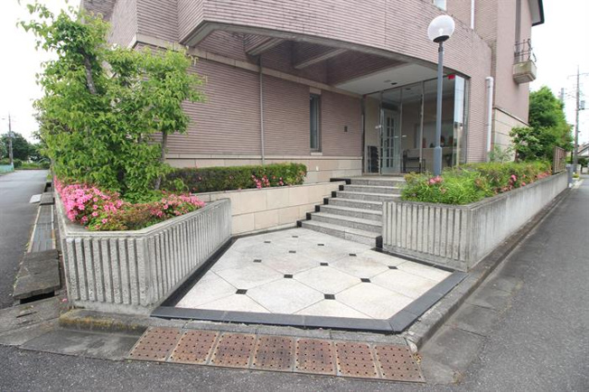 【エントランス】 | 戸頭２丁目貸店舗