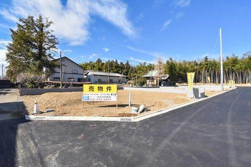 川越市大字下松原の売地の外観|◇現地◇ 
2024年2月撮影　
土地面積60坪超の開発分譲地全7区画。
どなたでも建築可能です。
資料請求や現地案内など、お気軽にお問い合わせください。