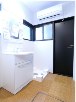 伏見区日野谷寺町　店舗戸建ての内装