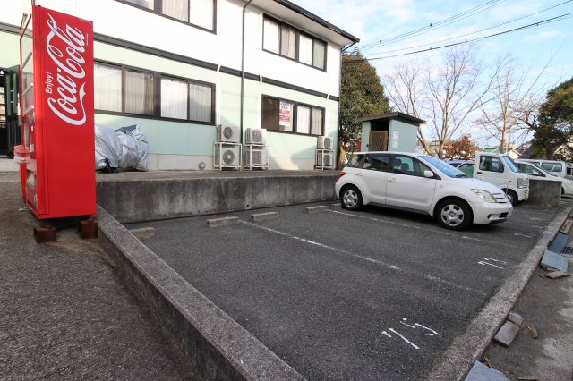 西舞子グリーンハウスの駐車場