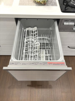 【キッチン】 | パールハイム宮前平 | 手に優しく、後片付けの時間を自分時間に変えられる食洗機付です。