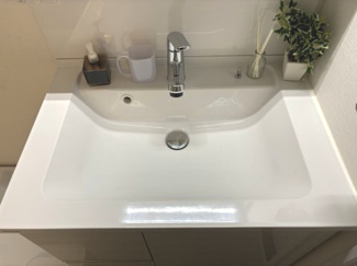 【独立洗面台】 | パールハイム宮前平 | 大きなボウルの洗面化粧台なので、ちょっとした手洗い洗濯もできます