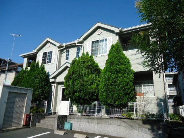 シャルマンヒルズの外観