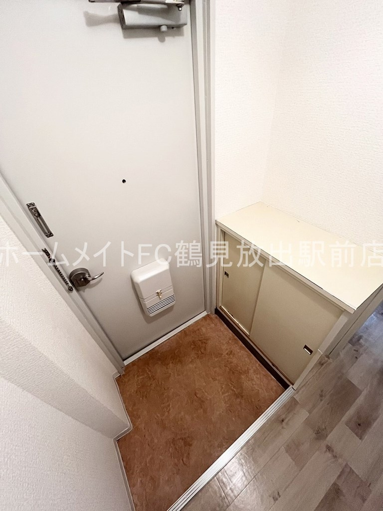 大阪市鶴見区諸口５丁目の賃貸マンションの玄関