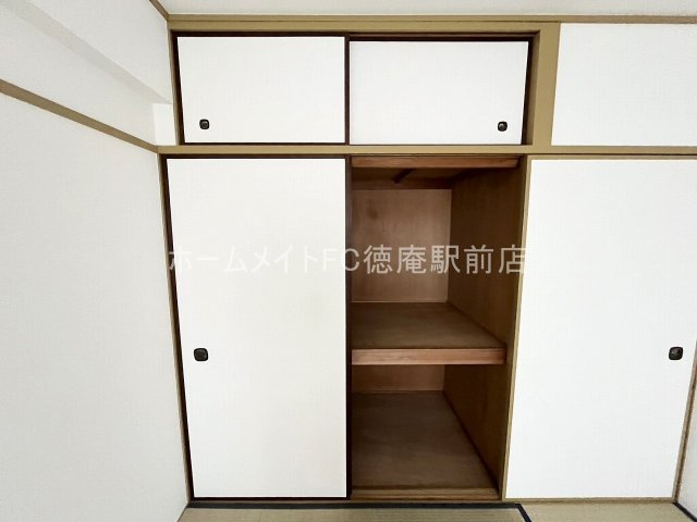 大阪市鶴見区諸口６丁目の賃貸マンションの収納