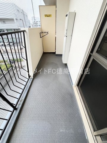 大阪市鶴見区諸口６丁目の賃貸マンションのバルコニー