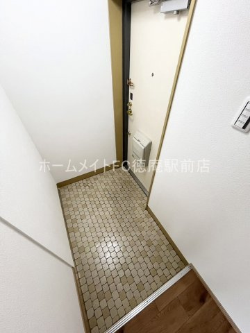 大阪市鶴見区諸口６丁目の賃貸マンションの玄関