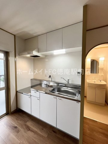 大阪市鶴見区諸口６丁目の賃貸マンションのキッチン