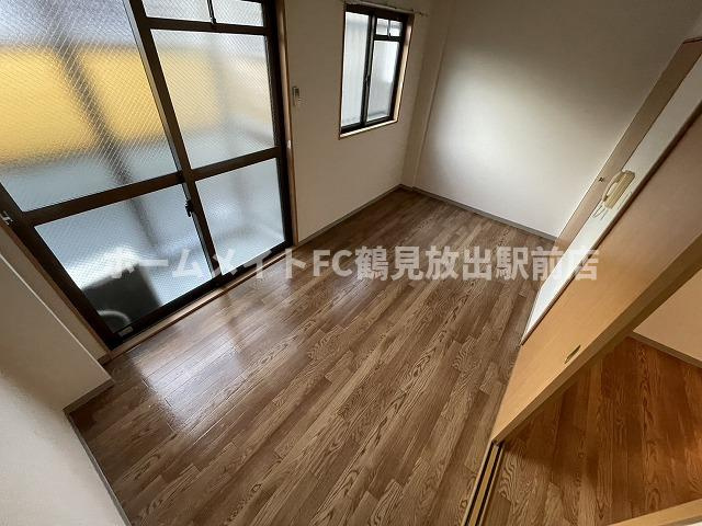 大阪市鶴見区鶴見３丁目の賃貸マンションの洋室
