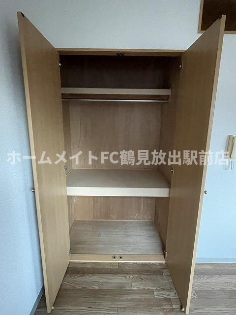 大阪市鶴見区鶴見３丁目の賃貸マンションの収納