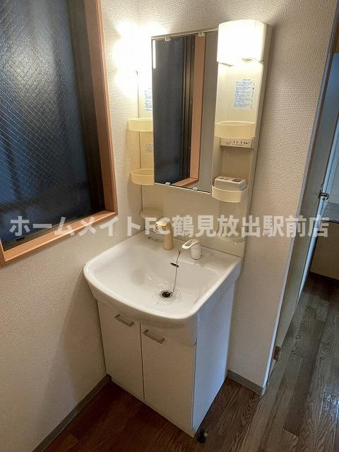 大阪市鶴見区鶴見３丁目の賃貸マンションの独立洗面台