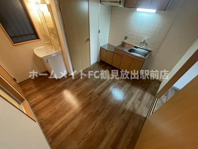 大阪市鶴見区鶴見３丁目の賃貸マンションの居間・リビング