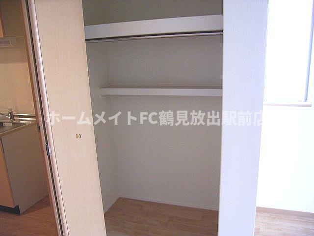 大阪市鶴見区今津南１丁目の賃貸マンションの収納