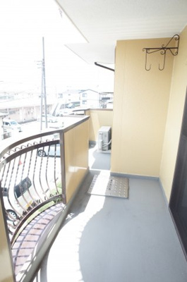 【バルコニー】 | ニューエリ―ルⅠ | 広々バルコニー！布団も干せちゃいます！