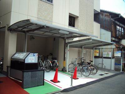 ロイヤルシティーＡＹＡのエントランス