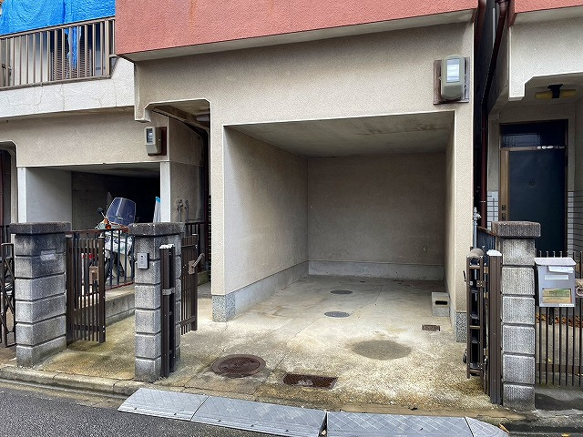 山口一戸建の駐車場|駐車場完備です