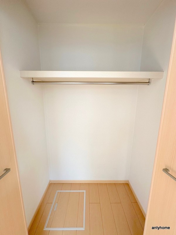 エントフェ　仲介手数料無料の収納