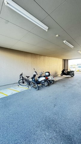 アステルコート伊丹緑ケ丘の駐車場|バイク置き場