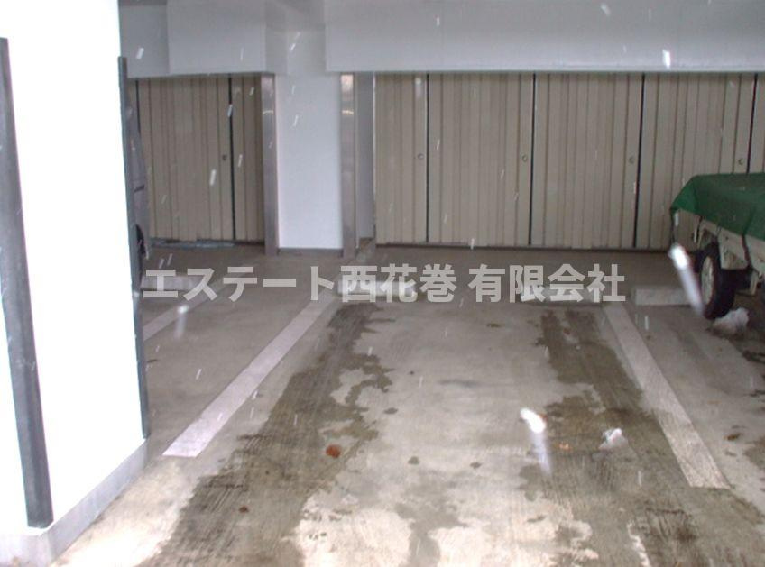 StreetStyle310|屋内駐車場とトランクルーム