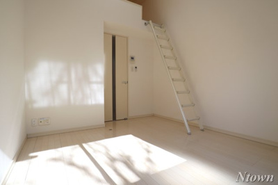 【居間・リビング】 | コンフォート生駒 | ゆったりとしたリビングです