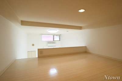 【居間・リビング】 | コンフォート生駒 | ゆったり過ごせるリビングです