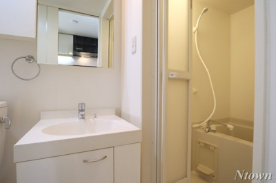 【洗面所】 | コンフォート生駒 | ゆったりとスペースのある洗面所