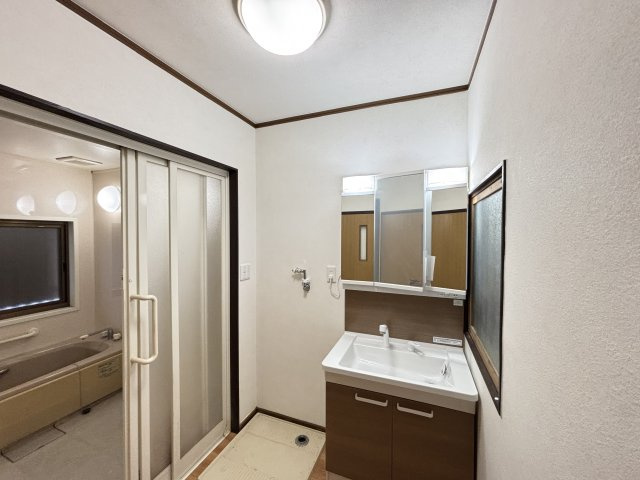 中古戸建　北広島町壬生字松ノ木の独立洗面台