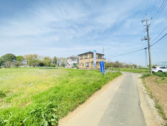 敷地面積91.2坪　売地　川越市笠幡の前面道路含む現地写真