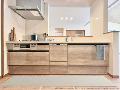 【キッチン】 | 【キッチン　家具設置CGイメージ】
※画像に含まれる家具家電はCGで作成したものでイメージです。実際の物件には付帯しません。